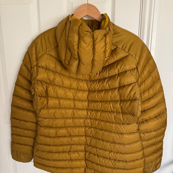 Women's Arc'teryx Cerium LT Down Hoodie - Picture 2 of 3